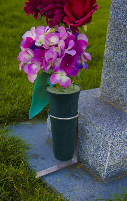 cemetery flower pot holder
